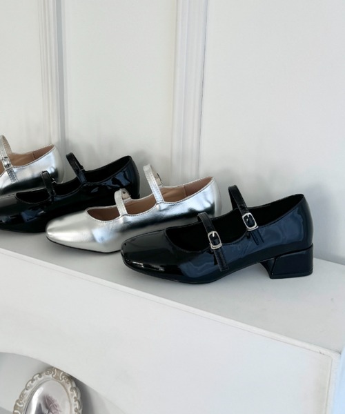 Loueme(ルエム)の「ローヒールダブルストラップシューズ(パンプス・レディース・シルバー/ブラック・23.5cm/24.5cm)」の13枚目の写真
