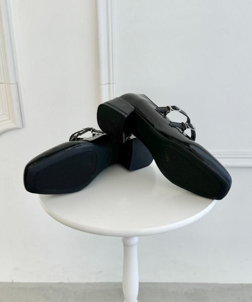 Loueme(ルエム)の「ローヒールダブルストラップシューズ(パンプス・レディース・シルバー/ブラック・23.5cm/24.5cm)」の20枚目の写真