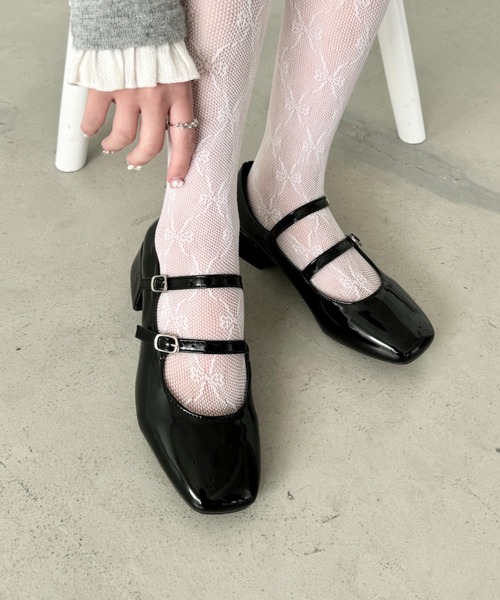 Loueme(ルエム)の「ローヒールダブルストラップシューズ(パンプス・レディース・シルバー/ブラック・23.5cm/24.5cm)」の6枚目の写真