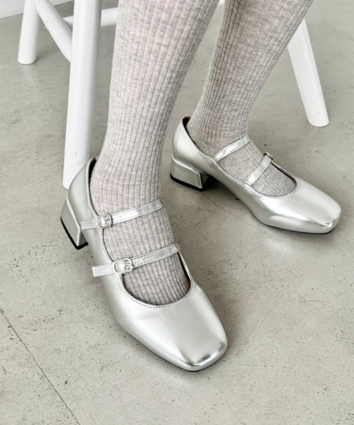 Loueme(ルエム)の「ローヒールダブルストラップシューズ(パンプス・レディース・シルバー/ブラック・23.5cm/24.5cm)」の21枚目の写真