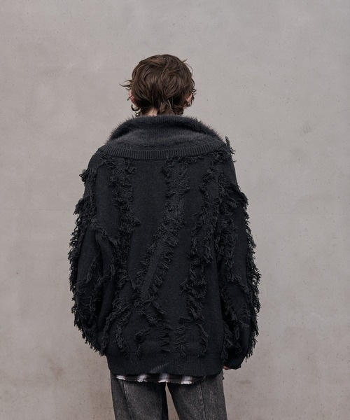 VI E DIT(ヴィエディット)の「Fur Docking Fringe Jacquard Knit/ファードッキングフリンジジャガードニット(ニット/セーター・メンズ・ブラック/グレー・1/2)」の9枚目の写真