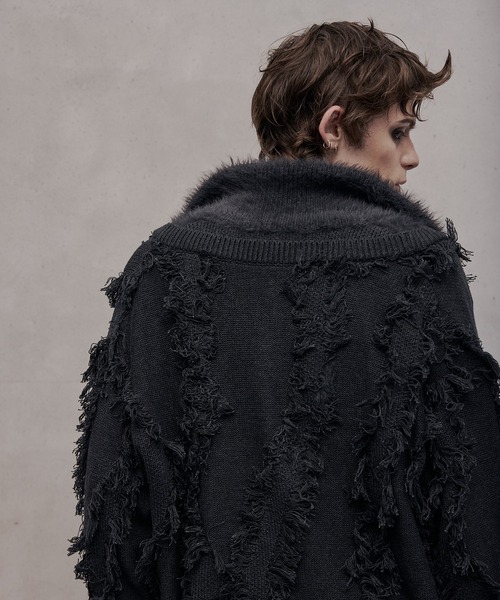 VI E DIT(ヴィエディット)の「Fur Docking Fringe Jacquard Knit/ファードッキングフリンジジャガードニット(ニット/セーター・メンズ・ブラック/グレー・1/2)」の10枚目の写真