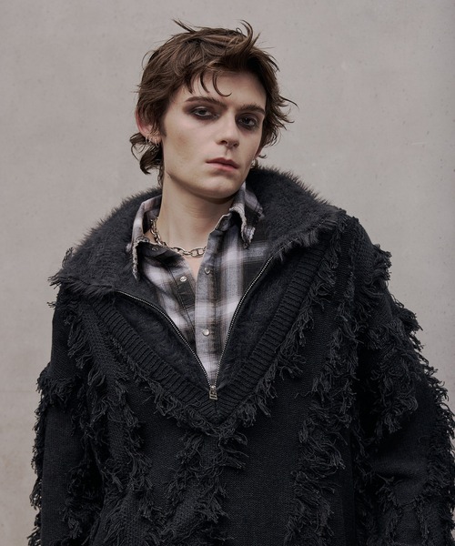 VI E DIT(ヴィエディット)の「Fur Docking Fringe Jacquard Knit/ファードッキングフリンジジャガードニット(ニット/セーター・メンズ・ブラック/グレー・1/2)」の7枚目の写真