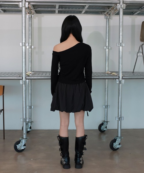 FOLLOWIN（フォロウィン）の「[FLW MADE]アンバランスストリングオフショルダークロップ長袖T（Tシャツ/カットソー・レディース・ホワイト/チャコール/ブラック・FREE）」の16枚目の写真