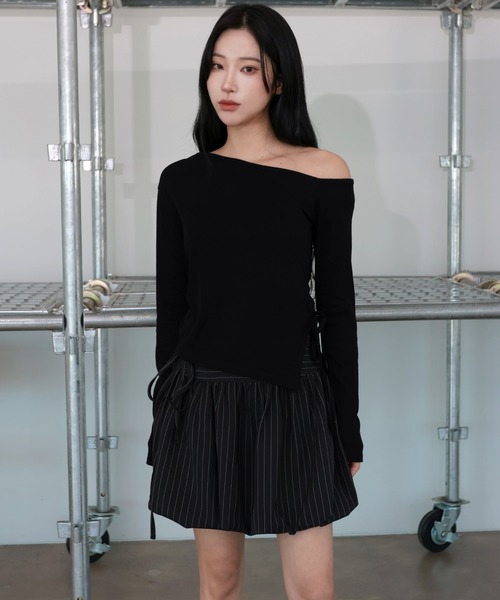 FOLLOWIN（フォロウィン）の「[FLW MADE]アンバランスストリングオフショルダークロップ長袖T（Tシャツ/カットソー・レディース・ホワイト/チャコール/ブラック・FREE）」の20枚目の写真
