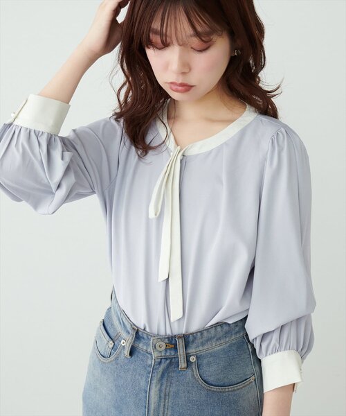 natural couture(ナチュラルクチュール)の「【WEB限定】パールリボンタイ付き配色ブラウス(シャツ/ブラウス・レディース・アイボリー/グレイッシュベージュ/サックスブルー/ピンクベージュ/ネイビー/ミント・FREE)」の6枚目の写真