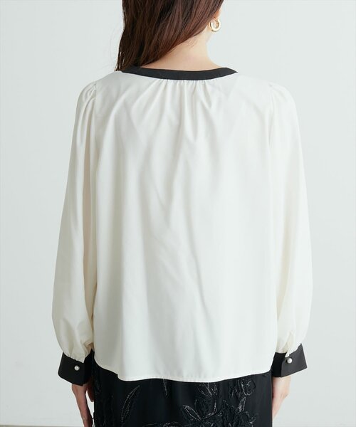 natural couture(ナチュラルクチュール)の「【WEB限定】パールリボンタイ付き配色ブラウス(シャツ/ブラウス・レディース・アイボリー/グレイッシュベージュ/サックスブルー/ピンクベージュ/ネイビー/ミント・FREE)」の9枚目の写真