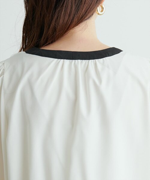 natural couture(ナチュラルクチュール)の「【WEB限定】パールリボンタイ付き配色ブラウス(シャツ/ブラウス・レディース・アイボリー/グレイッシュベージュ/サックスブルー/ピンクベージュ/ネイビー/ミント・FREE)」の10枚目の写真