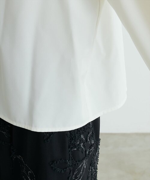 natural couture(ナチュラルクチュール)の「【WEB限定】パールリボンタイ付き配色ブラウス(シャツ/ブラウス・レディース・アイボリー/グレイッシュベージュ/サックスブルー/ピンクベージュ/ネイビー/ミント・FREE)」の18枚目の写真