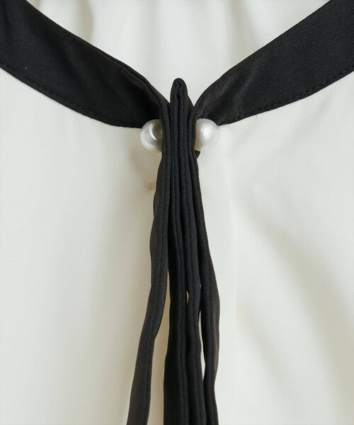 natural couture(ナチュラルクチュール)の「【WEB限定】パールリボンタイ付き配色ブラウス(シャツ/ブラウス・レディース・アイボリー/グレイッシュベージュ/サックスブルー/ピンクベージュ/ネイビー/ミント・FREE)」の19枚目の写真