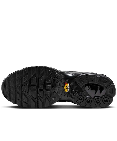 ナイキ エアマックス プラス DM2362-002 ブラック Nike Air Max Plus Triple Black DM2362-002 | SneakerNews.com