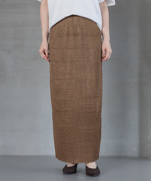 A part by（アパートバイ）の「プリーツイージータイトスカート2（スカート・レディース・ベージュ系その他/ブラック/ブラック系その他2/ライトベージュ/その他/オフホワイト/ブラウン/ダークブラウン/ライトブラウン/ブルー・FREE/SMALL）」の5枚目の写真