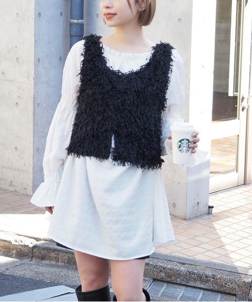 tiptop（ティップトップ）の「【丈が選べる】前後2wayフリンジベスト（ベスト・レディース・ホワイト系その他/アイボリー/ブラック/グレー系その他/グレー/ブラック系その他/ホワイト系その他3/ブラック系その他2/ホワイト系その他2/ブラック系その他3・SHORT/LONG）」の6枚目の写真