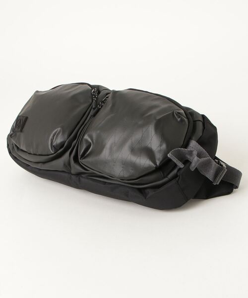 VOLCOM(ボルコム)の「【VOLCOM】 VENTURE SLING PACK(ボディバッグ/ウエストポーチ・メンズ・ブラック・O/S)」の3枚目の写真