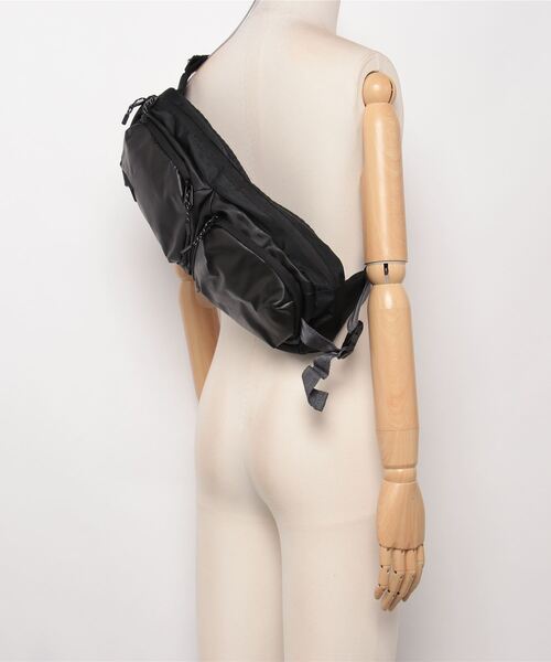 VOLCOM(ボルコム)の「【VOLCOM】 VENTURE SLING PACK(ボディバッグ/ウエストポーチ・メンズ・ブラック・O/S)」の5枚目の写真