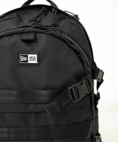 NEW ERA（ニューエラ）の「【NEW ERA/ニューエラ】CARRIER PACK キャリアパック（バックパック/リュック・メンズ・ブラック/ブラック×ホワイト/オリーブ・FREE）」の10枚目の写真