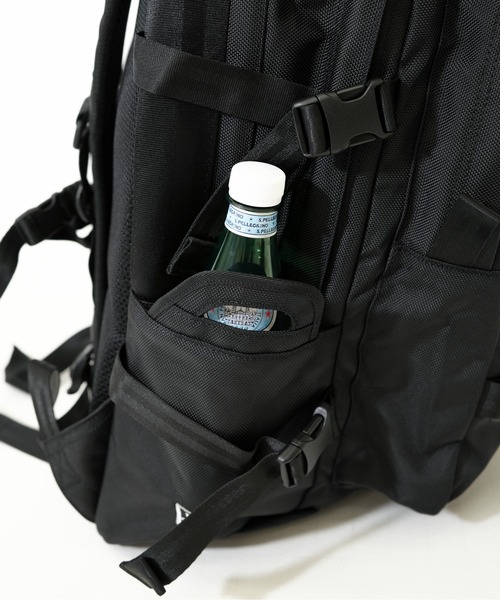 NEW ERA（ニューエラ）の「【NEW ERA/ニューエラ】CARRIER PACK キャリアパック（バックパック/リュック・メンズ・ブラック/ブラック×ホワイト/オリーブ・FREE）」の19枚目の写真