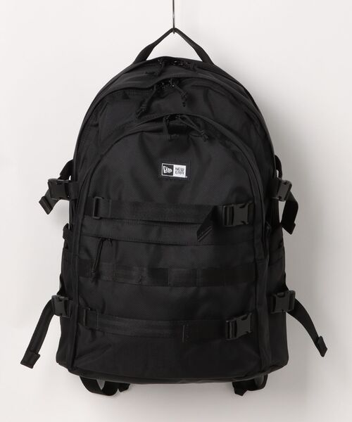 NEW ERA（ニューエラ）の「【NEW ERA/ニューエラ】CARRIER PACK キャリアパック（バックパック/リュック・メンズ・ブラック/ブラック×ホワイト/オリーブ・FREE）」の22枚目の写真