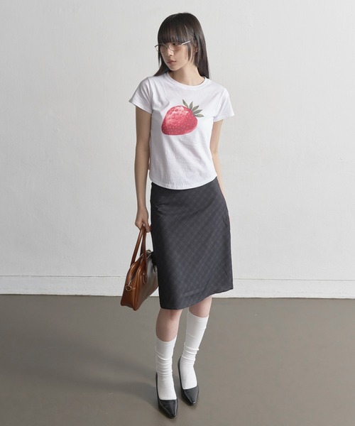 UNE MANSION(ユヌマンション)の「【UNE ORIGINAL】 サイドラウンドスリットフルーツプリントミニチビTシャツカットソー(Tシャツ/カットソー・レディース・ホワイト系2/ホワイト系1/ホワイト系3/ホワイト系4・FREE)」の15枚目の写真