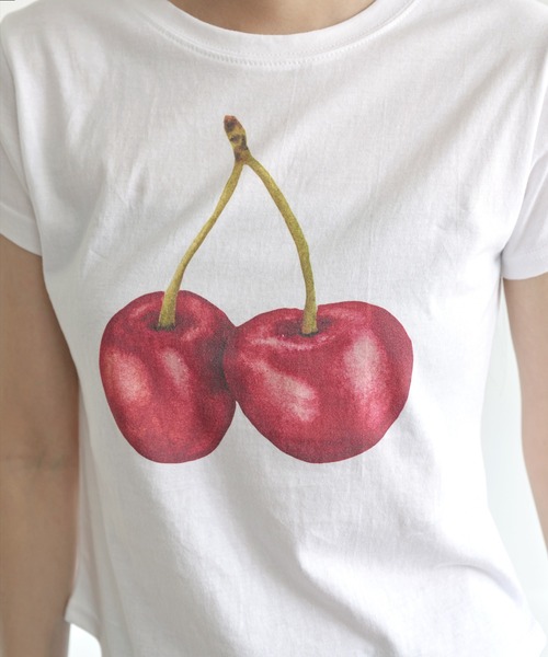 UNE MANSION(ユヌマンション)の「【UNE ORIGINAL】 サイドラウンドスリットフルーツプリントミニチビTシャツカットソー(Tシャツ/カットソー・レディース・ホワイト系2/ホワイト系1/ホワイト系3/ホワイト系4・FREE)」の9枚目の写真