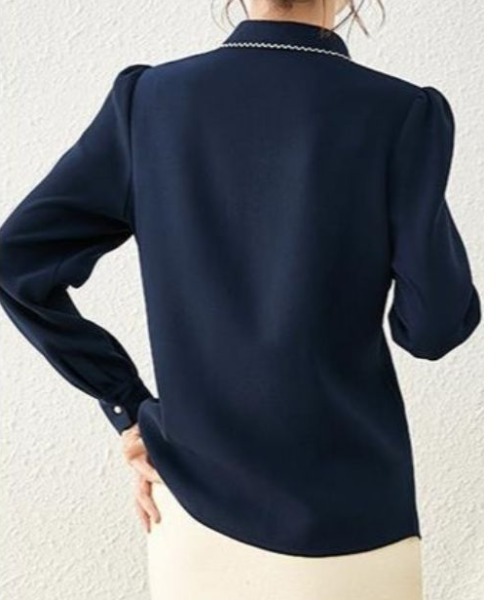 maison de LATIR(メゾンドラティール)の「バイカラーボウタイネックデザイン上品ブラウス(シャツ/ブラウス・レディース・ベージュ/ネイビー/ブラウン・ONESIZE)」の5枚目の写真