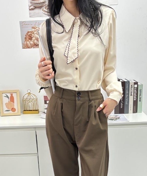maison de LATIR(メゾンドラティール)の「バイカラーボウタイネックデザイン上品ブラウス(シャツ/ブラウス・レディース・ベージュ/ネイビー/ブラウン・ONESIZE)」の20枚目の写真