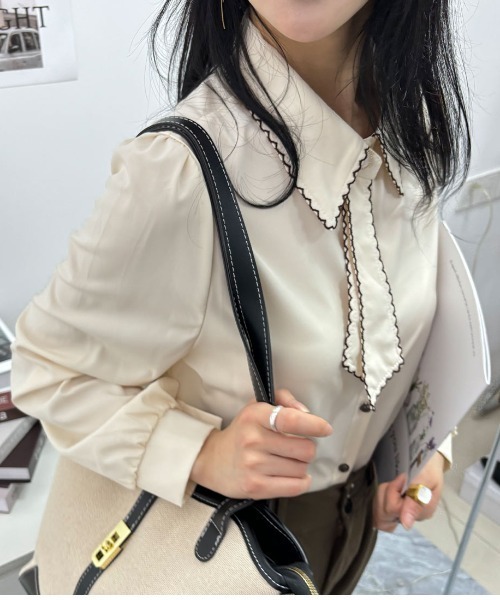 maison de LATIR(メゾンドラティール)の「バイカラーボウタイネックデザイン上品ブラウス(シャツ/ブラウス・レディース・ベージュ/ネイビー/ブラウン・ONESIZE)」の22枚目の写真