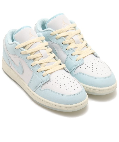 JORDAN BRAND(ジョーダンブランド)の「JORDAN BRAND AIR JORDAN 1 LOW SE (GS) / ジョーダンブランド エア ジョーダン 1 LOW SE (GS) / NIKE【SP】(スニーカー・レディース・ホワイト・23.5cm/24.0cm/24.5cm/25.0cm/23.0cm)」の1枚目の写真