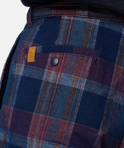 Timberland（ティンバーランド）の「Timberland TOKYO DESIGN COLLECTIVE Plaid Shorts（ティンバーランド TDC コーデュロイ プレイド ショーツ）（その他パンツ・メンズ・ダークブルー/イエロー系・30inch/32inch/34inch/36inch）」の6枚目の写真