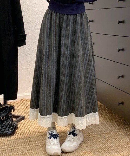 gossip!ロサンゼルス(ゴシップロサンゼルス)の「ヴィンテージ風 レースフリルロングスカート Aラインスカート(スカート・レディース・グレー/ブラウン・FREE)」の1枚目の写真