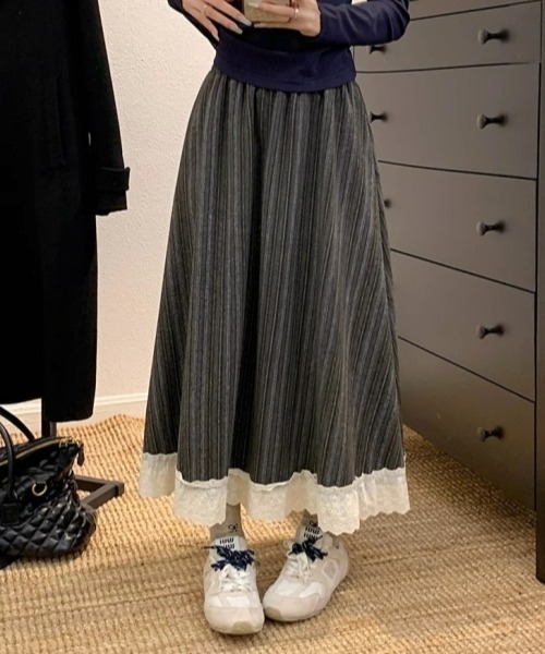 gossip!ロサンゼルス(ゴシップロサンゼルス)の「ヴィンテージ風 レースフリルロングスカート Aラインスカート(スカート・レディース・グレー/ブラウン・FREE)」の6枚目の写真