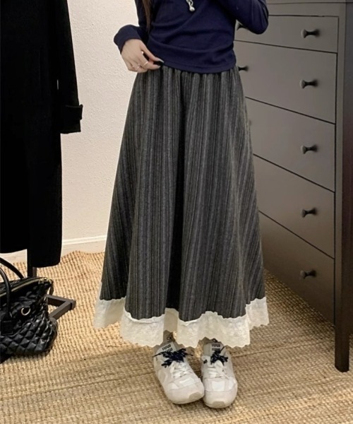 gossip!ロサンゼルス(ゴシップロサンゼルス)の「ヴィンテージ風 レースフリルロングスカート Aラインスカート(スカート・レディース・グレー/ブラウン・FREE)」の7枚目の写真