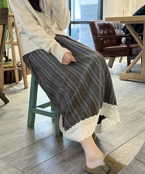 gossip!ロサンゼルス(ゴシップロサンゼルス)の「ヴィンテージ風 レースフリルロングスカート Aラインスカート(スカート・レディース・グレー/ブラウン・FREE)」の12枚目の写真