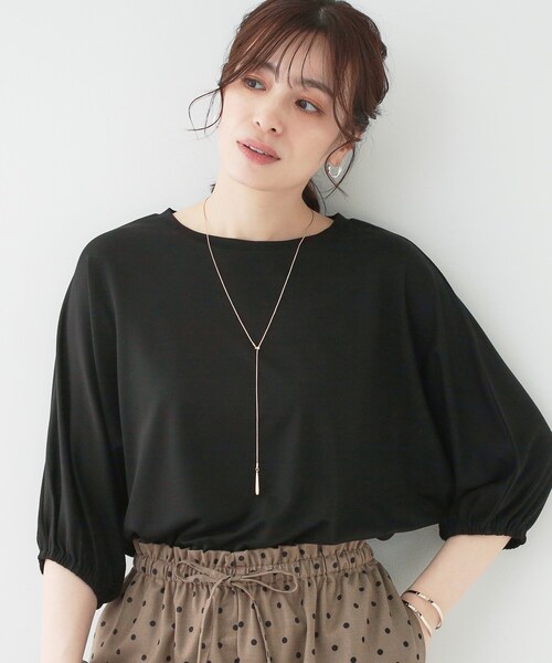 SHOO・LA・RUE(シューラルー)の「【ひんやり/UV/二の腕カバー】肘まで隠れるとろみドルマン5分袖トップス(Tシャツ/カットソー・レディース・ブラック/ライトベージュ/グリーン系/ブラック系2・00)」の2枚目の写真