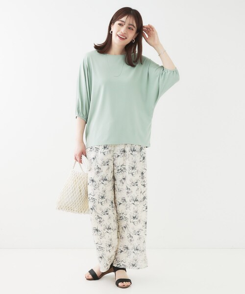 SHOO・LA・RUE(シューラルー)の「【ひんやり/UV/二の腕カバー】肘まで隠れるとろみドルマン5分袖トップス(Tシャツ/カットソー・レディース・ブラック/ライトベージュ/グリーン系/ブラック系2・00)」の18枚目の写真