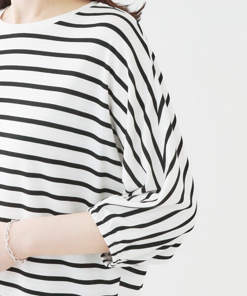 SHOO・LA・RUE(シューラルー)の「【ひんやり/UV/二の腕カバー】肘まで隠れるとろみドルマン5分袖トップス(Tシャツ/カットソー・レディース・ブラック/ライトベージュ/グリーン系/ブラック系2・00)」の9枚目の写真