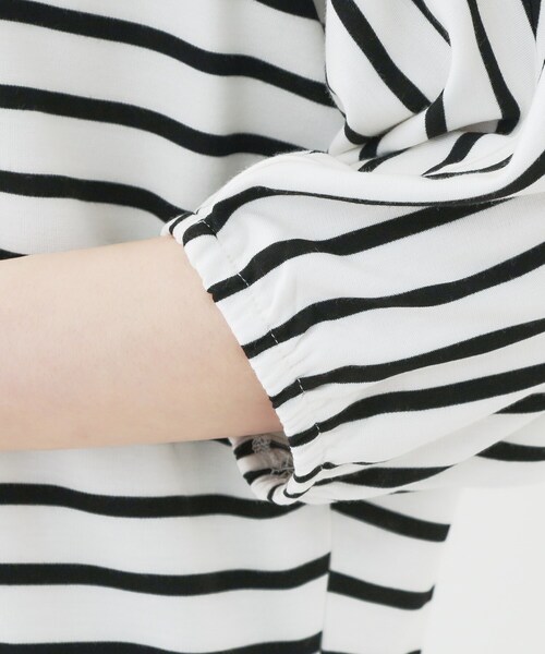 SHOO・LA・RUE(シューラルー)の「【ひんやり/UV/二の腕カバー】肘まで隠れるとろみドルマン5分袖トップス(Tシャツ/カットソー・レディース・ブラック/ライトベージュ/グリーン系/ブラック系2・00)」の10枚目の写真