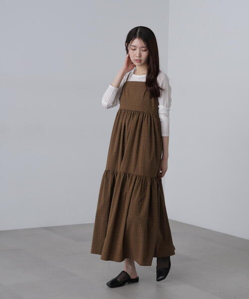 FREE'S MART(フリーズマート)の「◆ティアードキャミソールワンピース(ワンピース・レディース・ブラック/ブラウン系その他/ホワイト系その他・SMALL/MEDIUM)」の3枚目の写真