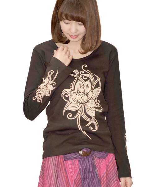 MARAI(マーライ)の「ロングスリーブ長袖カットソー Tシャツ ロンT(Tシャツ/カットソー・レディース・マジェンタ/ブラック/パープル/ブラウン・FREE)」の9枚目の写真