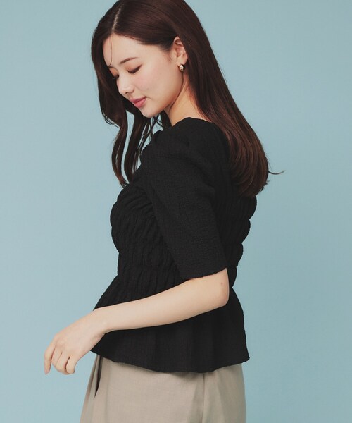 index（インデックス）の「シャーリングペプラムトップス【洗濯機洗い可】（Tシャツ/カットソー・レディース・イエロー系その他/オフホワイト/ブラック・40/38/36）」の18枚目の写真