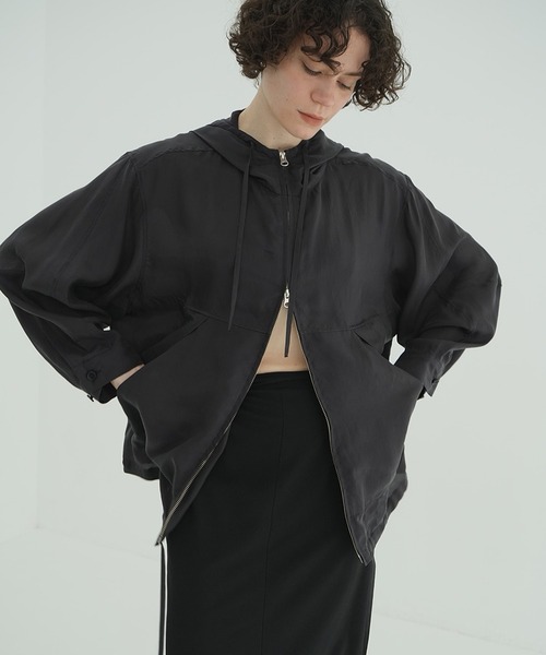 CLANE（クラネ）の「SHEER AIRY ZIP HOODIE（パーカー・レディース・ブラック/アイボリー・2/1）」の2枚目の写真