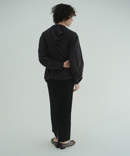 CLANE（クラネ）の「SHEER AIRY ZIP HOODIE（パーカー・レディース・ブラック/アイボリー・2/1）」の6枚目の写真