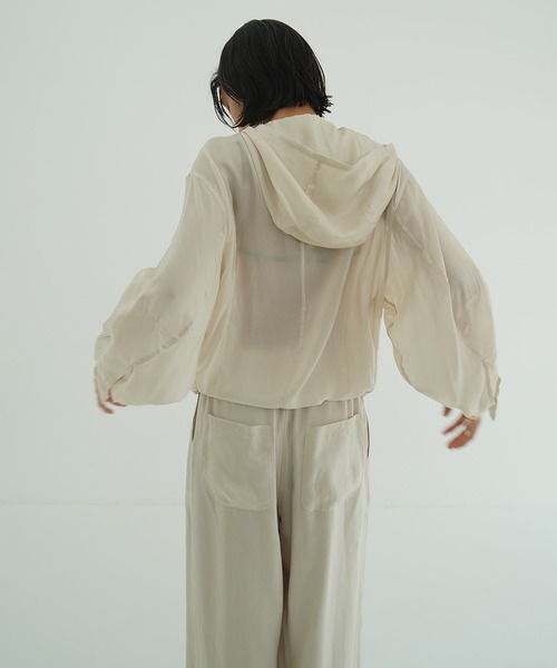 CLANE（クラネ）の「SHEER AIRY ZIP HOODIE（パーカー・レディース・ブラック/アイボリー・2/1）」の14枚目の写真