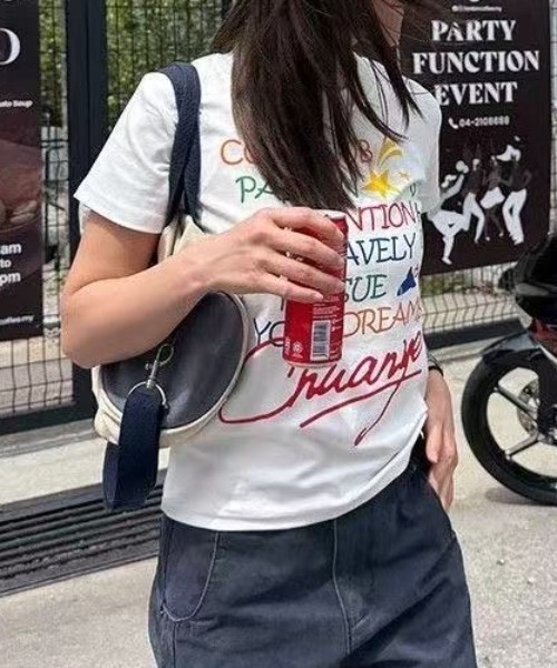 Achic(アシック)の「レタリングラウンド半袖Tシャツ(Tシャツ/カットソー・レディース・ホワイト/ブラック/ネイビー/レッド/ホワイト系その他/ホワイト系その他2/ブラック系その他・M)」の13枚目の写真