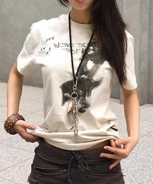 Achic(アシック)の「レタリングラウンド半袖Tシャツ(Tシャツ/カットソー・レディース・ホワイト/ブラック/ネイビー/レッド/ホワイト系その他/ホワイト系その他2/ブラック系その他・M)」の17枚目の写真