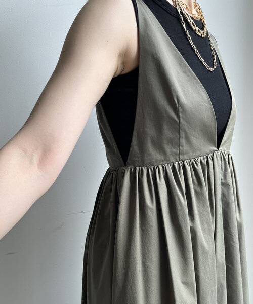 DouDou（ドゥドゥ）の「深Vタンクボリュームワンピース（ワンピース・レディース・グレー/ブラック・FREE）」の4枚目の写真