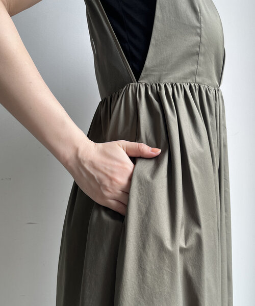 DouDou（ドゥドゥ）の「深Vタンクボリュームワンピース（ワンピース・レディース・グレー/ブラック・FREE）」の5枚目の写真