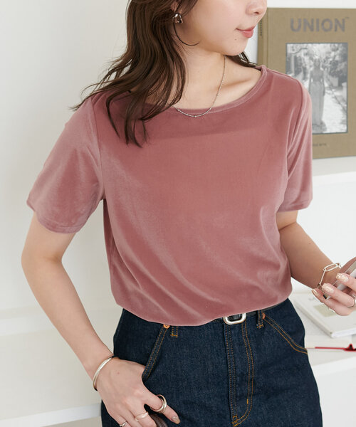 DISCOAT(ディスコート)の「ベロア5分袖Tシャツ(Tシャツ/カットソー・レディース・ピンク/ブラウン/アイボリー/ネイビー・FREE)」の4枚目の写真