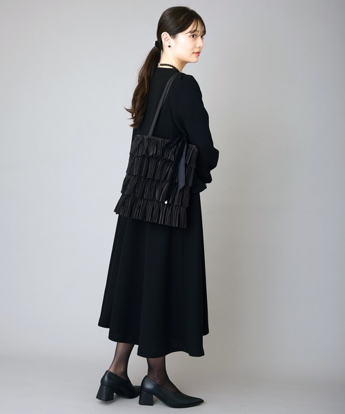 AVIE（アビィ）の「ベルベットリボンデザインフリンジバッグ【喪服・礼服】【結婚式・入卒式】【セレモニー】【デイリー/サブバッグにも】【オリジナルパール付】（トートバッグ・レディース・ブラック・FREE）」の8枚目の写真