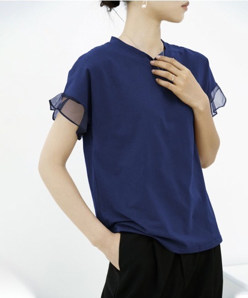 maison de LATIR(メゾンドラティール)の「着回し力抜群なチュールフリル袖Tシャツ(Tシャツ/カットソー・レディース・ホワイト/ネイビー/ブラック/グレー/ブラウン・L/M)」の5枚目の写真